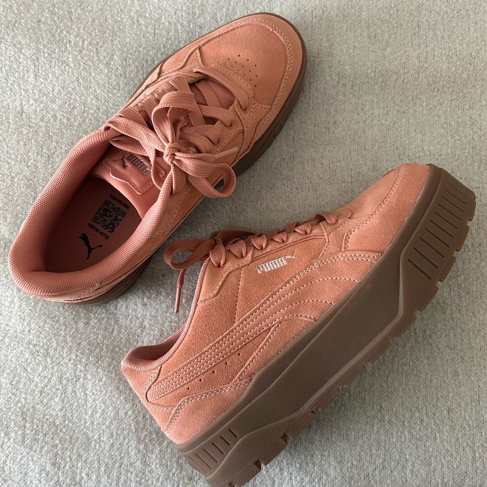 Puma Coral Platform Sneakers (Size 9)
